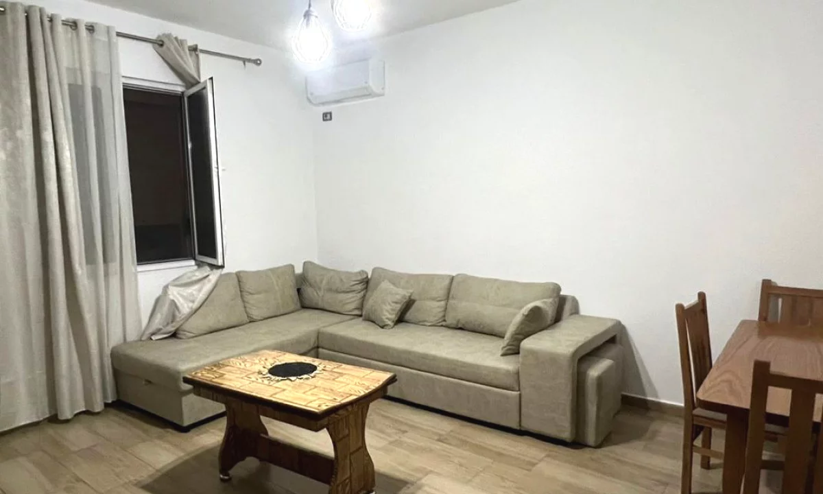Shtepi me qera Apartament ne Tirane, 1+1, Mobilimi E mobiluar, Pagesa 40,000  Leke.