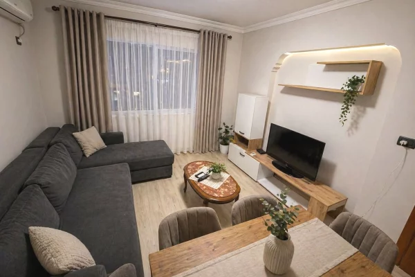 Shtepi me qera 2+1 ne Tirane - 57,000 Leke