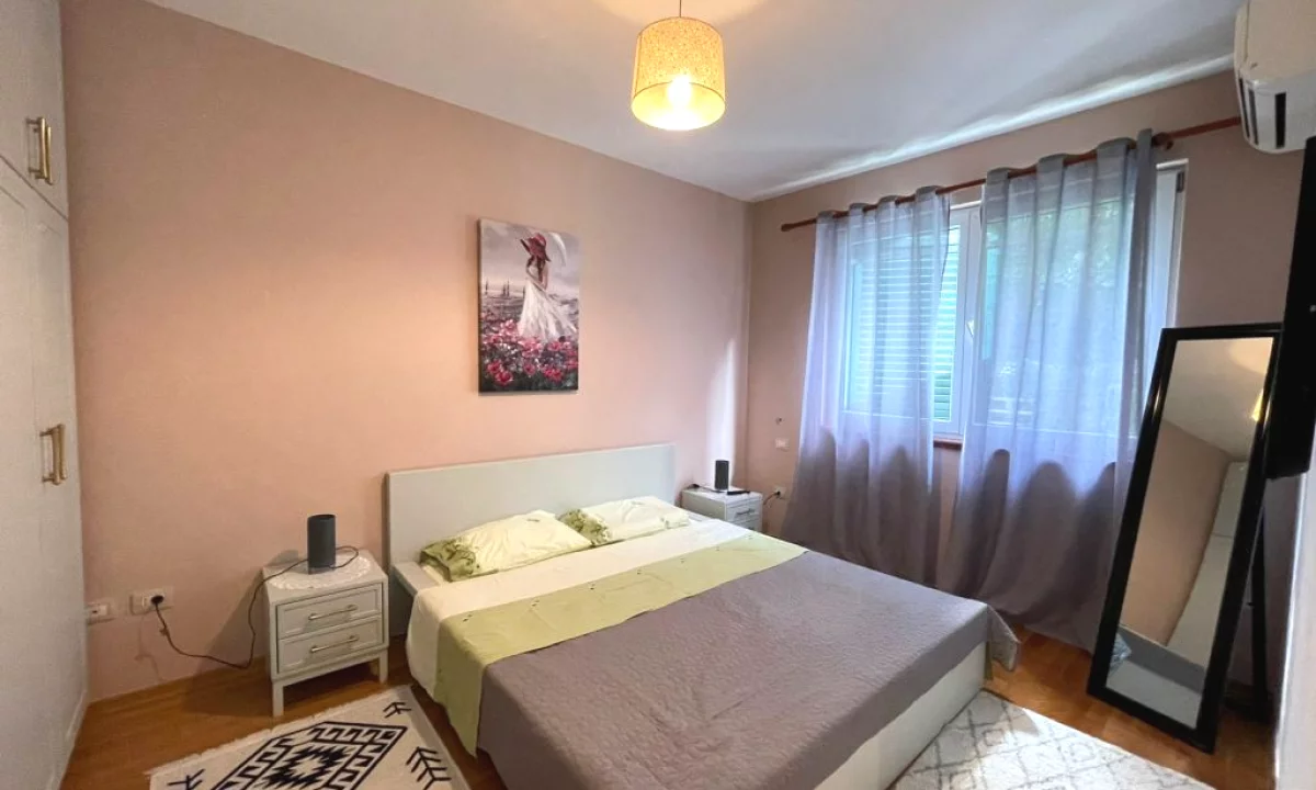 Shtepi me qera Apartament ne Tirane, 1+1, Mobilimi E mobiluar, Pagesa 50,000  Leke.