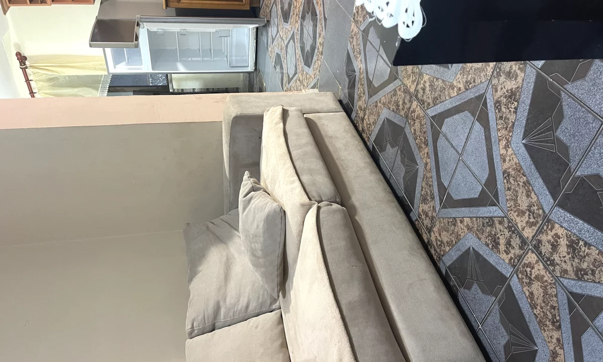 Shtepi me qera Shtepi Private ne Tirane, 1+1, Mobilimi E mobiluar, Pagesa 370  Euro.