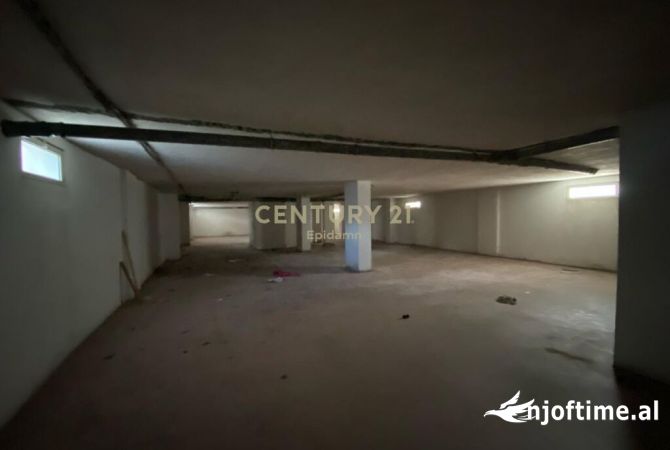 Ambiente Commerciale in Affitto 1+1 a Durazzo - 1,500 Euro