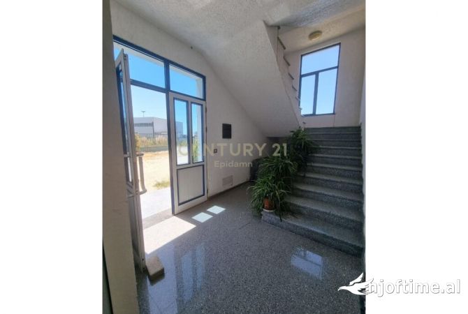 Kapanon per Shitje ne Fllake, Durres !!