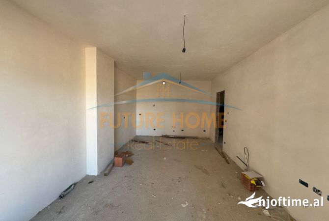 Shtepi ne shitje Apartament ne Tirane, 2+1, Mobilimi Bosh, pa mobiluar, Pagesa 199,000  Euro.