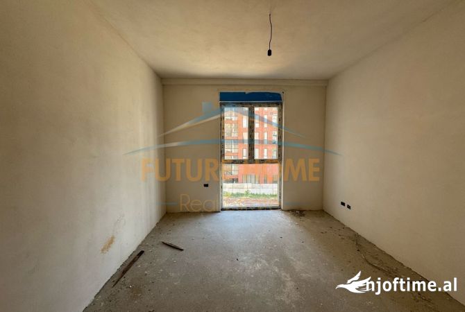 Shtepi ne shitje Apartament ne Tirane, 2+1, Mobilimi Bosh, pa mobiluar, Pagesa 199,000  Euro.