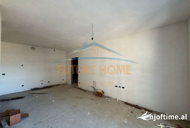 Shtepi ne shitje Apartament ne Tirane, 2+1, Mobilimi Bosh, pa mobiluar, Pagesa 199,000  Euro.