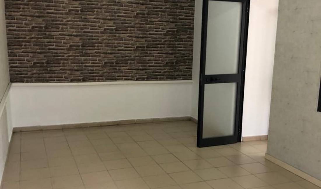 Jepet dyqan me qera,Pazari I Ri sheshi Avni Rustemi 