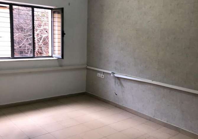 Jepet dyqan me qera,Pazari I Ri sheshi Avni Rustemi 