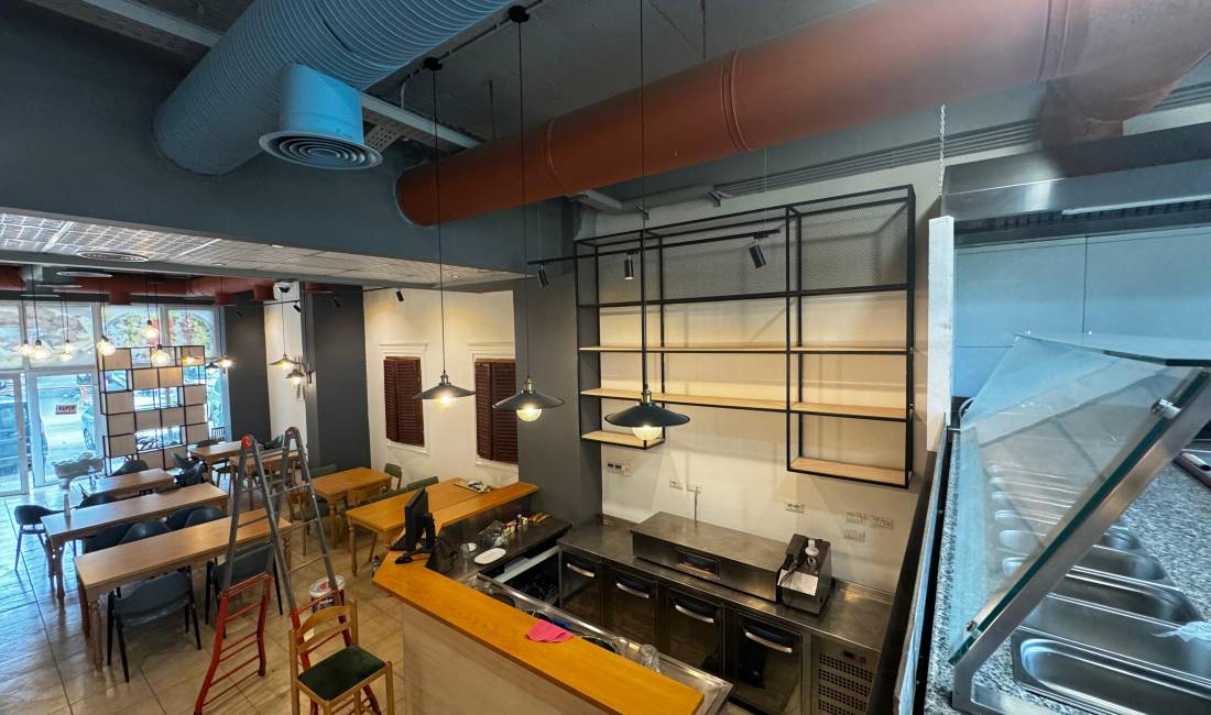 Jepet ambjent biznesi me qera,Astir