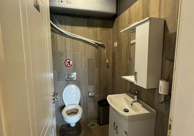 Ambient biznesi me qera 2+1 ne Tirane - 950 Euro