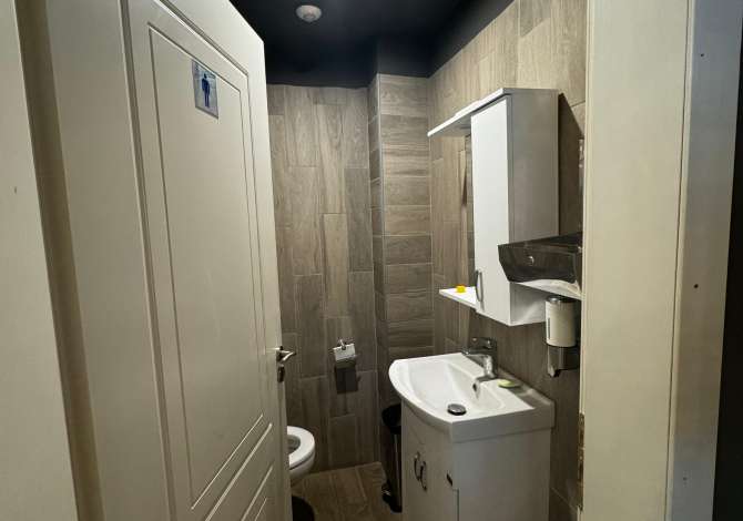 Jepet ambjent biznesi me qera,Astir