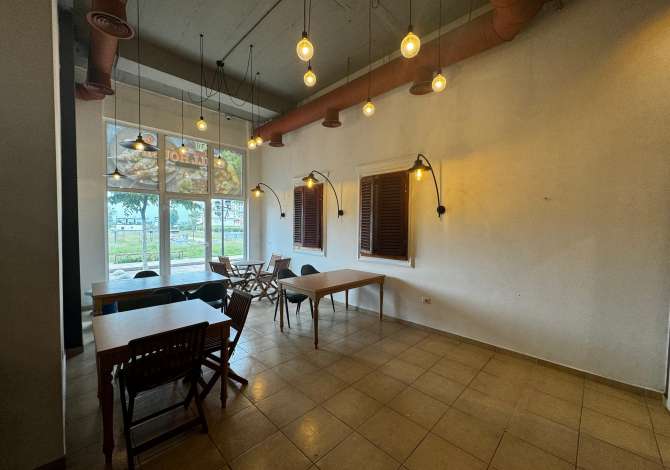 Jepet ambjent biznesi me qera,Astir