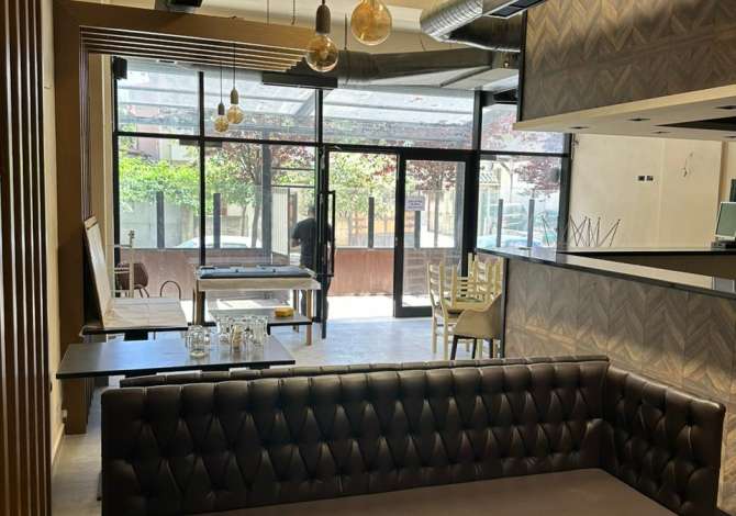 Ambient biznesi me qera 2+1 ne Tirane - 800 Euro