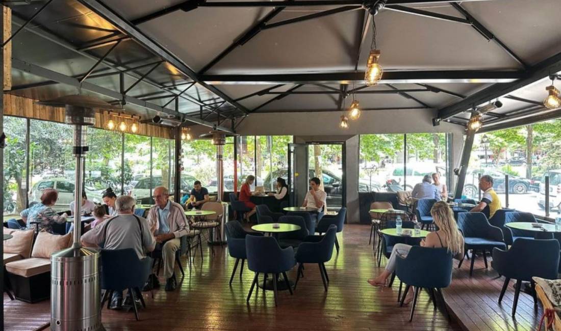 Shitet ambjent biznesi Bar Kafe,Brryli