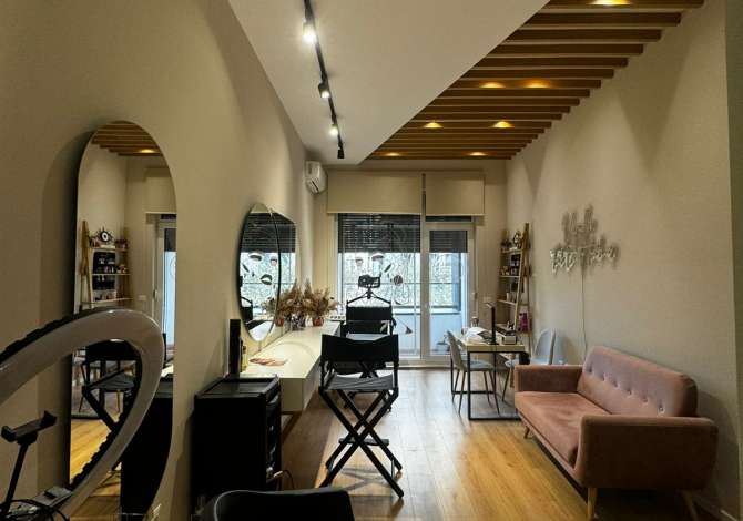 Jepet me qera ambjent biznesi,Kompleksi kontakt