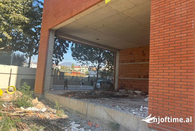 Business Property in Sale 1+1 in Tirana - 207,200 Euro