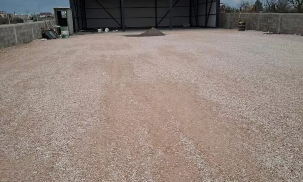 Jepet me qira kapanon ne Kamez, Rruga “Korabi”