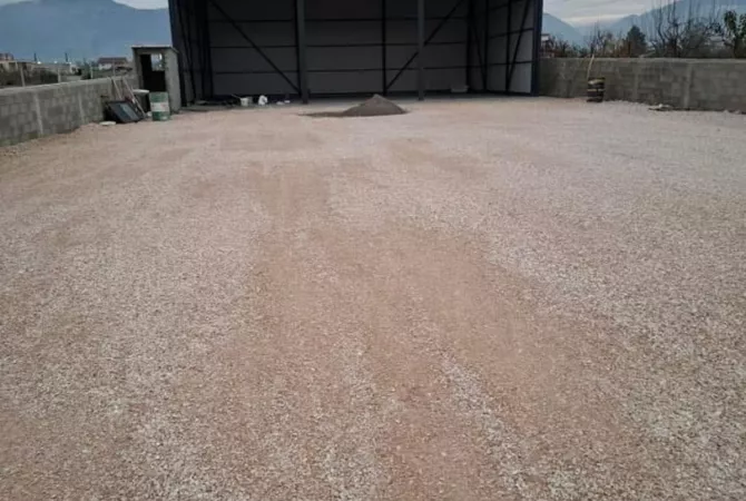 Business Property for Rent 4+1 in Tirana - 1,000 Euro