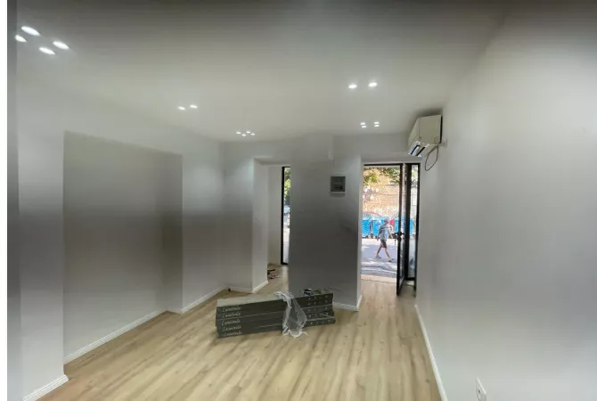 Business Property for Rent 1+1 in Tirana - 700 Euro