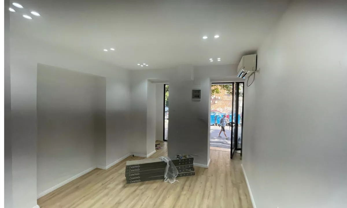 Jepet me qera Ambient,Rruga e Kosovareve