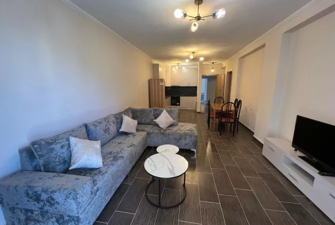 Jepet me qera 2+1+2,Yzberisht