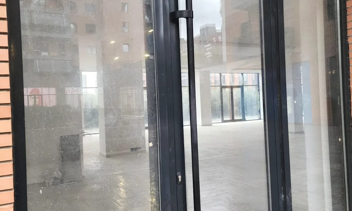 Jepet me qera ambjent biznesi ne Kamez