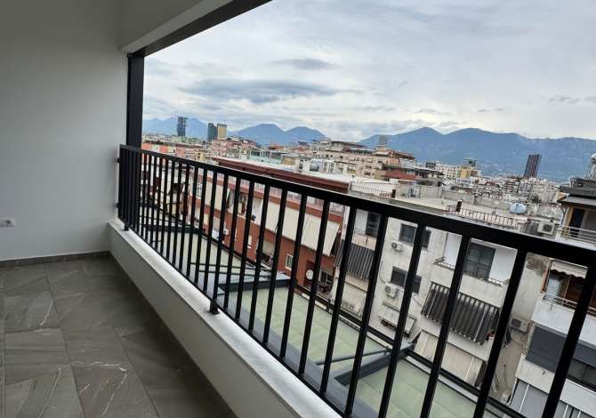 Ambiente Commerciale in Affitto 3+1 a Tirana - 1,500 Euro