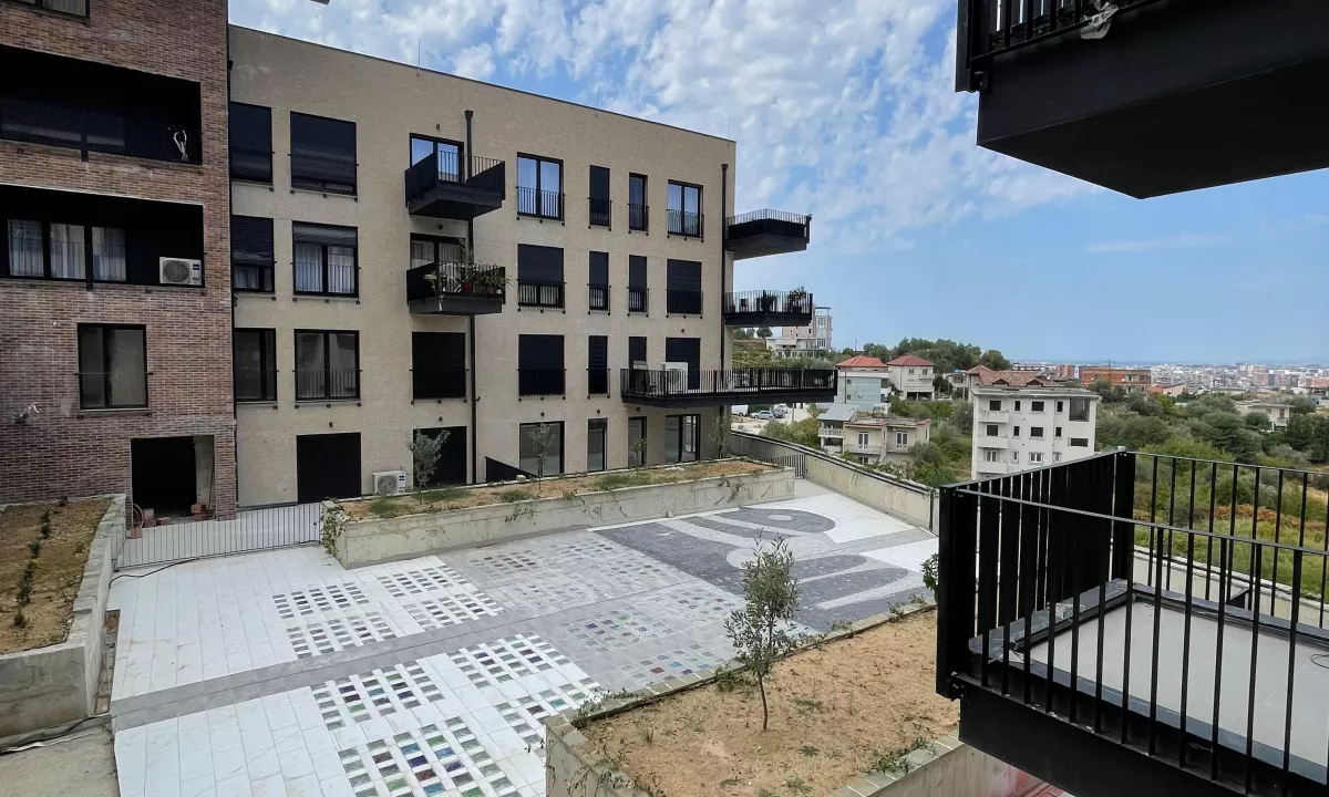 Shtepi ne shitje Apartament ne Tirane, 1+1, Mobilimi Bosh, pa mobiluar, Pagesa 135,000  Euro.