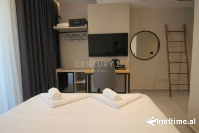 Ambiente Commerciale in Vendita 5+1 a Santa Quaranta - 2,500,000 Euro