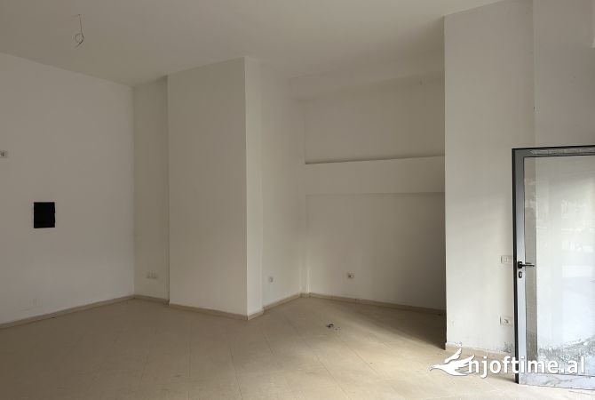 Business Property in Sale 1+1 in Tirana - 53,000 Euro