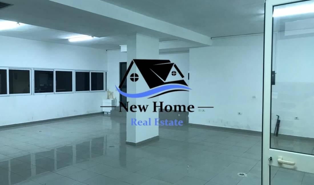 Tirane, shitet ambjent biznesi 250 m2  (Rruga Rrapo Hekali)