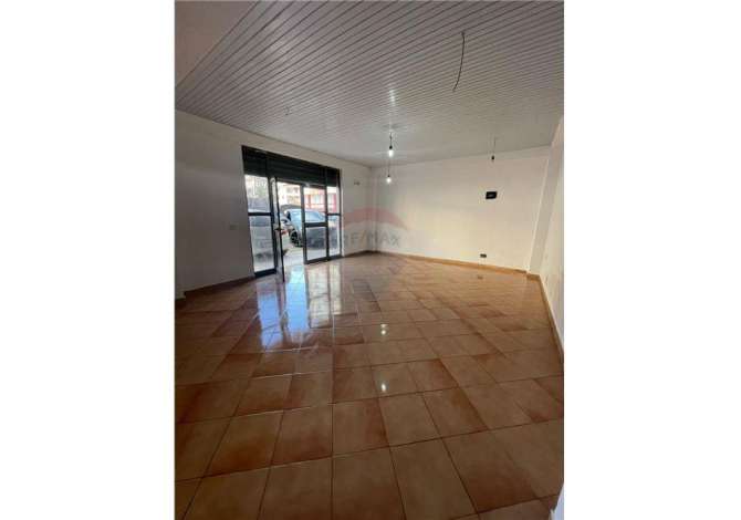 Business Property in Sale 1+1 in Tirana - 65,000 Euro