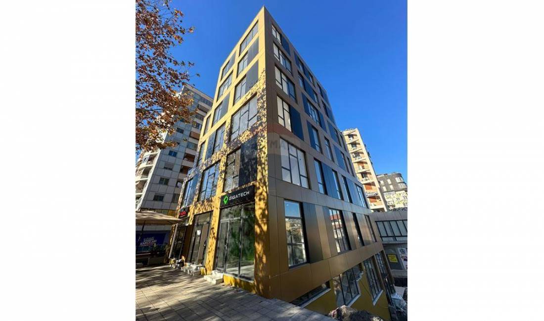 QIRA AMBIENT BIZNESI, STACIONI TRENIT!