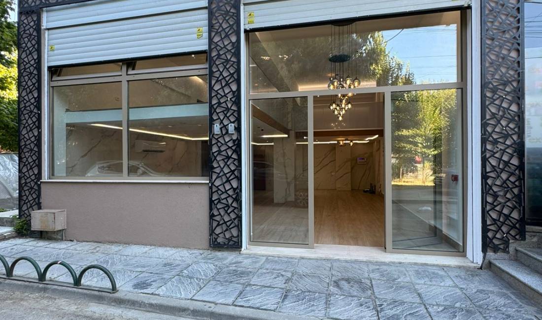 SHITET AMBJENT BIZNESI 80M2 KOMUNA E PARISIT