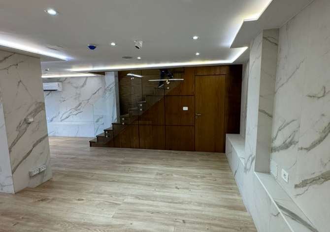 SHITET AMBJENT BIZNESI 80M2 KOMUNA E PARISIT