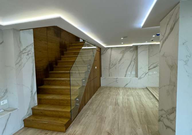 SHITET AMBJENT BIZNESI 80M2 KOMUNA E PARISIT