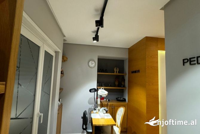 Business Property for Rent 1+1 in Tirana - 1,200 Euro