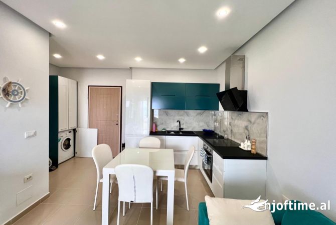 Jepet me qira Dyqan tek Insituti Harry Fultz!