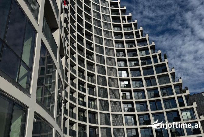 QIRA AMBIENT PER ZYRA LAKE VIEW