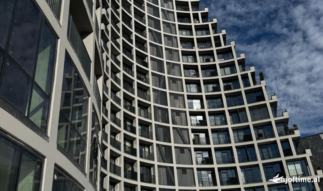 QIRA AMBIENT PER ZYRA LAKE VIEW