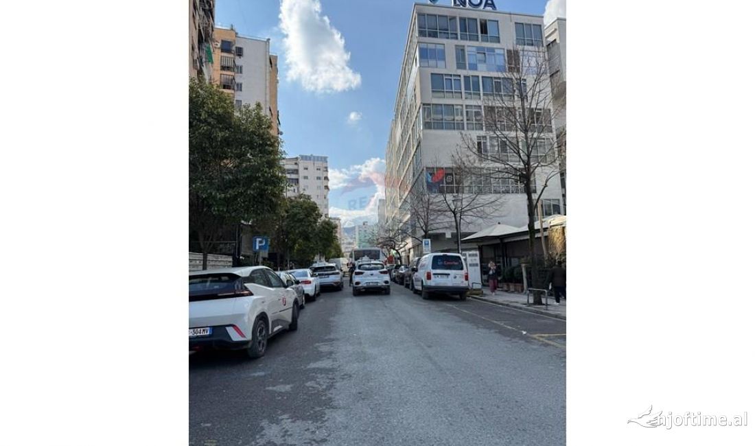 Hapesire Zyre - Per Shitje - Komuna e Parisit, Shqiperi