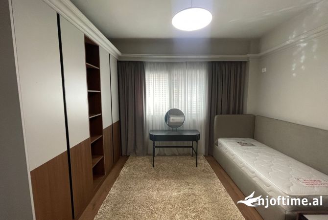 Shtepi me qera Apartament ne Tirane, 2+1, Mobilimi E mobiluar, Pagesa 500  Euro.