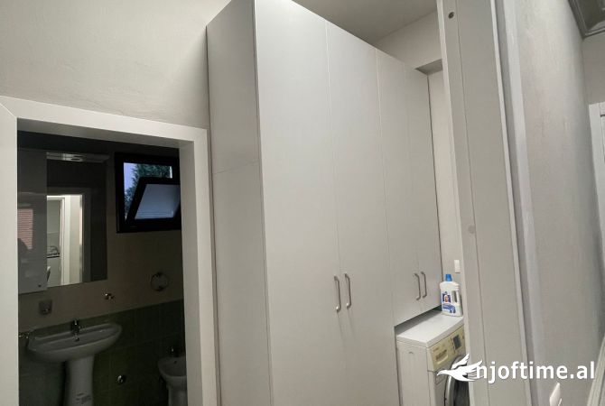 Shtepi me qera Apartament ne Tirane, 2+1, Mobilimi E mobiluar, Pagesa 500  Euro.