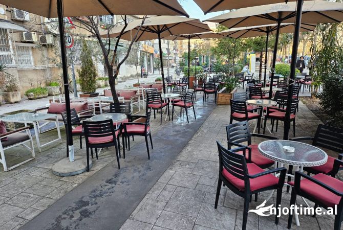 Ambiente Commerciale in Affitto 2+1 a Tirana - 2,000 Euro