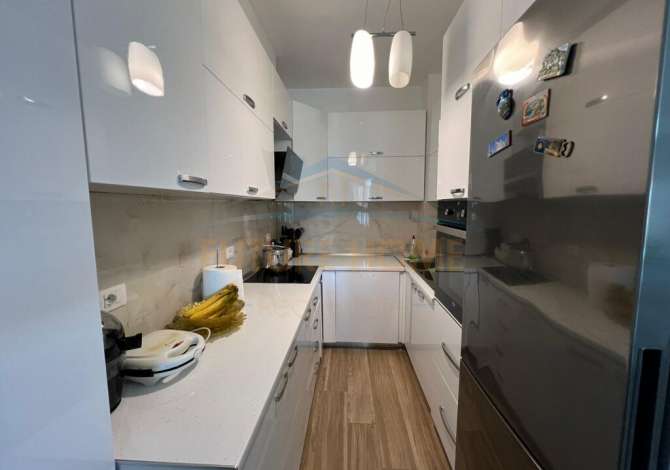 Shitet Qender Estetike, Astir, Unaza e Re