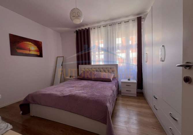 Shitet Qender Estetike, Astir, Unaza e Re