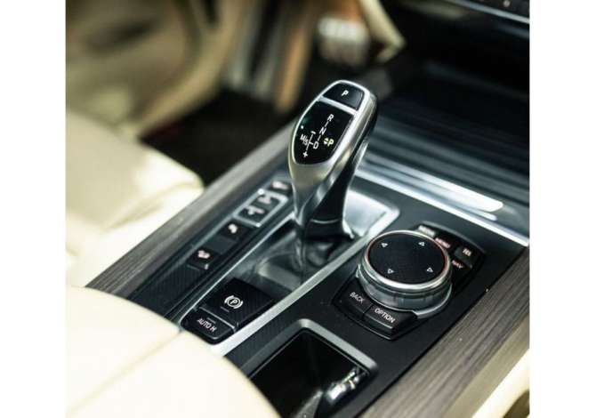 Jepet me qera makina BMW X5 duke filluar nga 130 euro dita