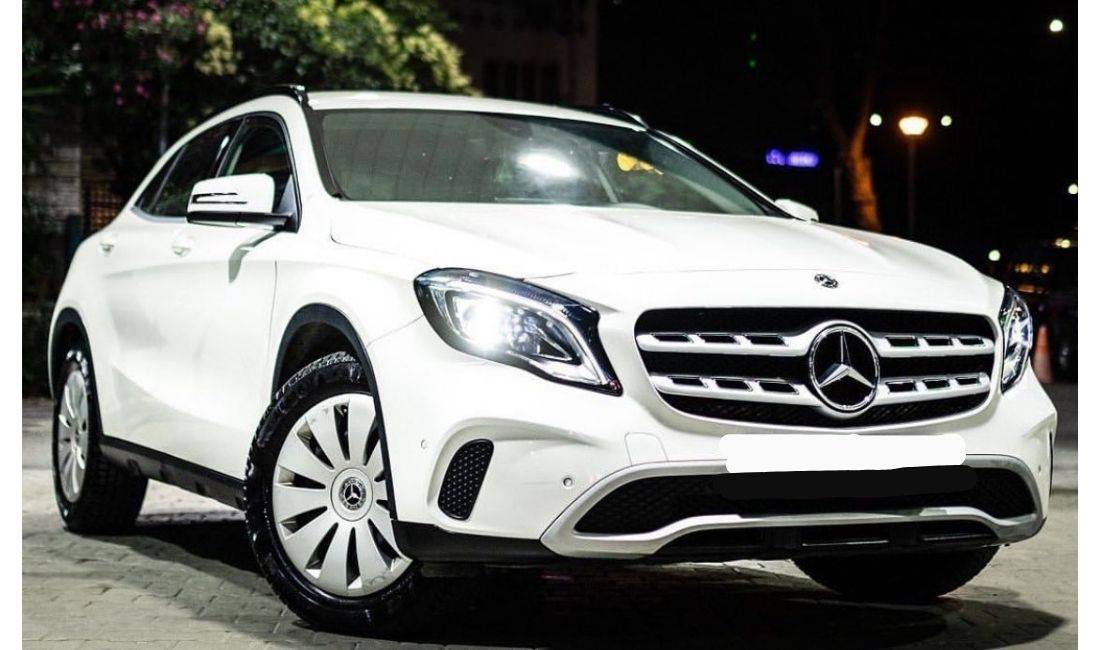 Jepet me qera makina Mercedes Benz GLA duke filluar nga 80 euro dita