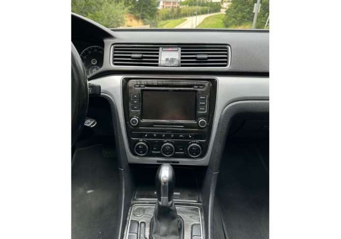 Auto in Vendita a Tirana, Volkswagen, 2012 gasoline-gas,Kambio Automatik Pagamento 9,700  Euro.