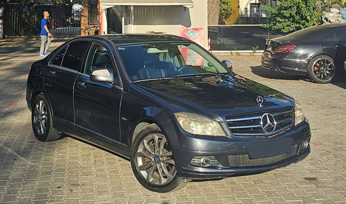 Jepet me qera Mercedes Benz C class duke filluar nga 35 euro dita