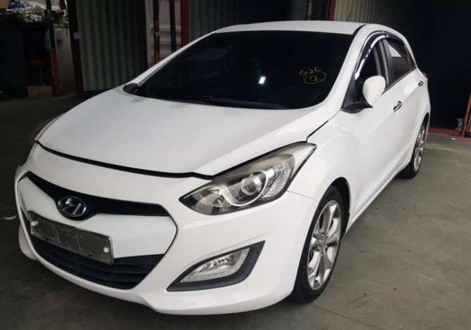 Jepet me qera Hyundai i30 duke filluar nga 30 euro ne dite. Aeroport Tirane
